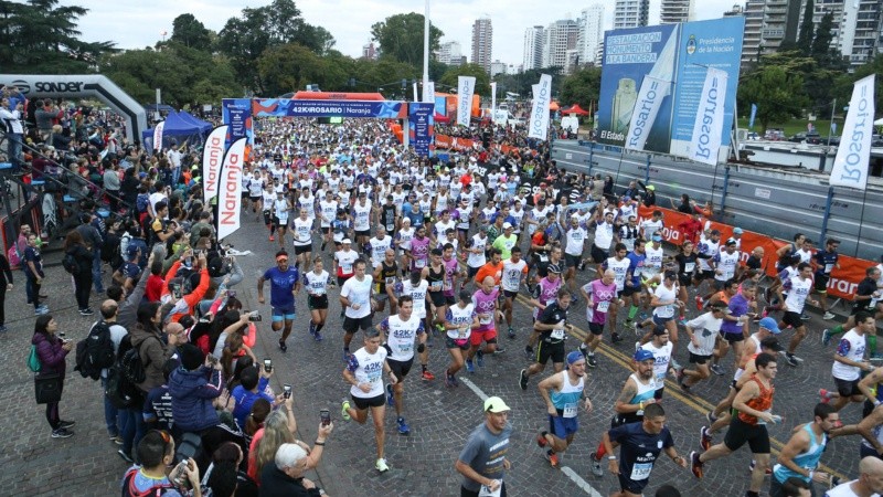 Postales de la 18ª Maratón Internacional de la Bandera en Rosario. 