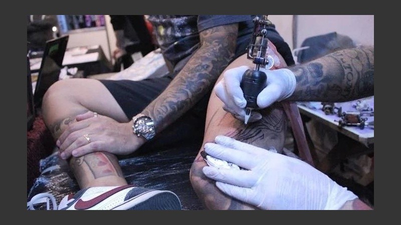 El uso de una tinta podría ser la causa de la propagación de la bacteria. 