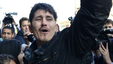 La emoción del trabajador el día que fue absuelto.