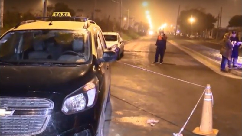 El taxista fue atacado por dos personas que lo abordaron como pasajeros en zona sur.