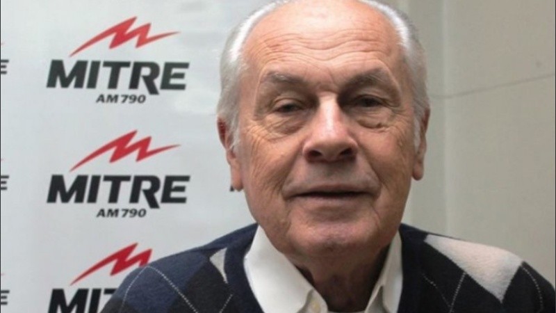 Se desempeñó como locutor, periodista y como actor en diferentes películas del cine nacional.