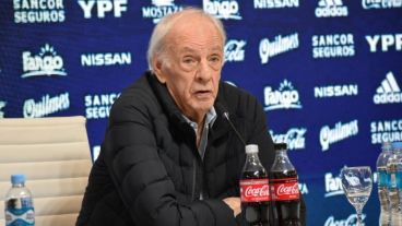 El ex DT rosarino tiene 85 años.