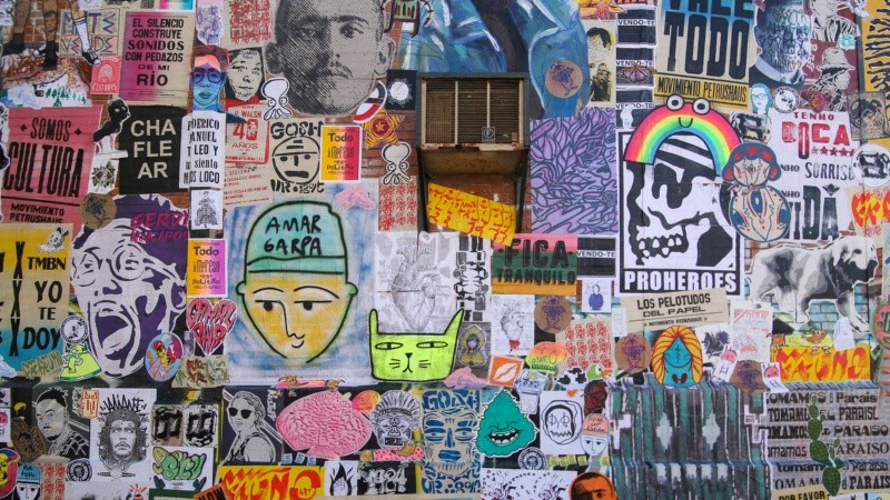 Así quedaron las dos paredes intervenidas por artistas de todo el país en los galpones del CEC.