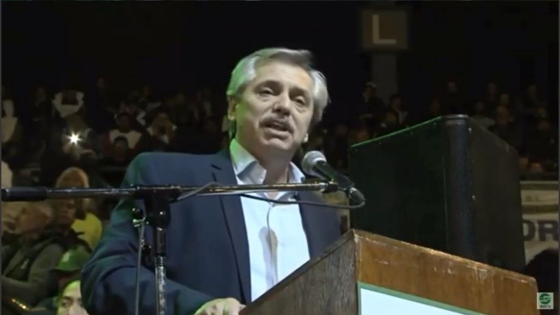 Alberto Fernández habló en el congreso de Smata.