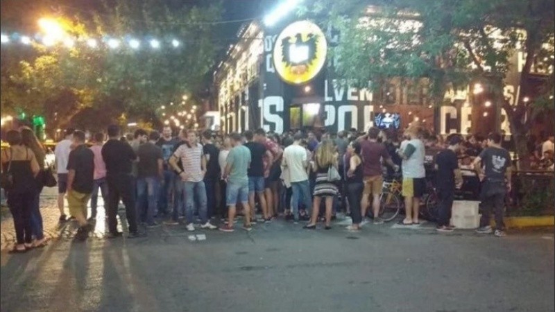 Pichincha luce plagada de bares y los vecinos piden más control.