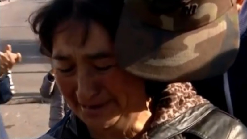 Alejandra, madre del joven asesinado, pidió justicia por su hijo.