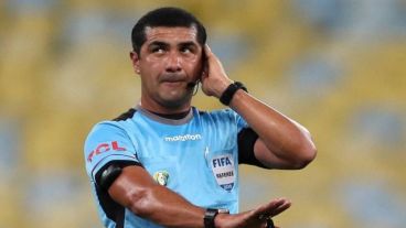 Zambrano habló del VAR y aumentó la polémica por Brasil-Argentina.