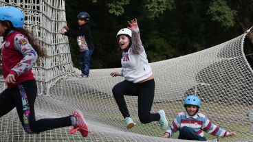 Diversión en el Jardín de los Niños, dentro del parque Independencia.