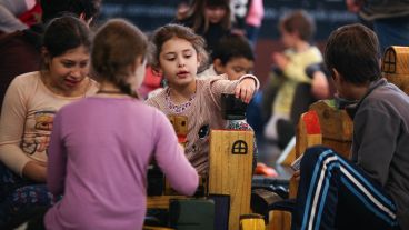 Arrancaron las vacaciones: chicos y chicas de todas las edades disfrutaron este martes feriado de las propuestas que ofrece la ciudad.