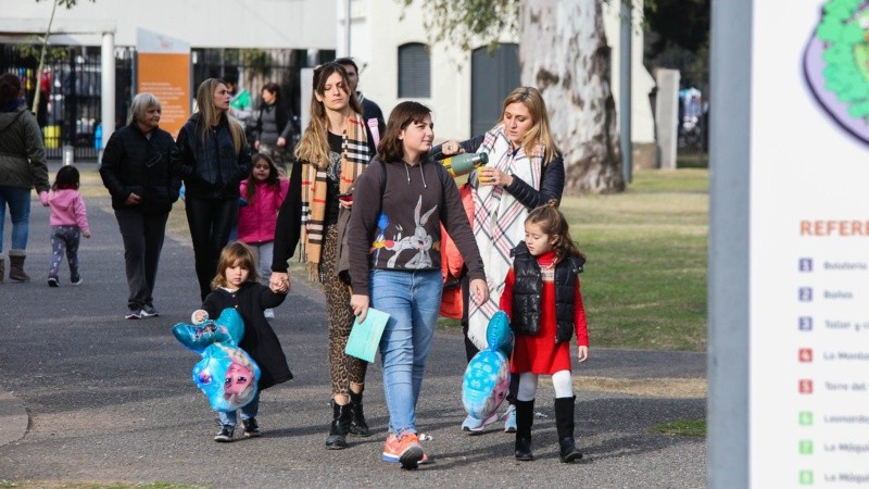 Arrancaron las vacaciones: chicos y chicas de todas las edades disfrutaron este martes feriado de las propuestas que ofrece la ciudad.