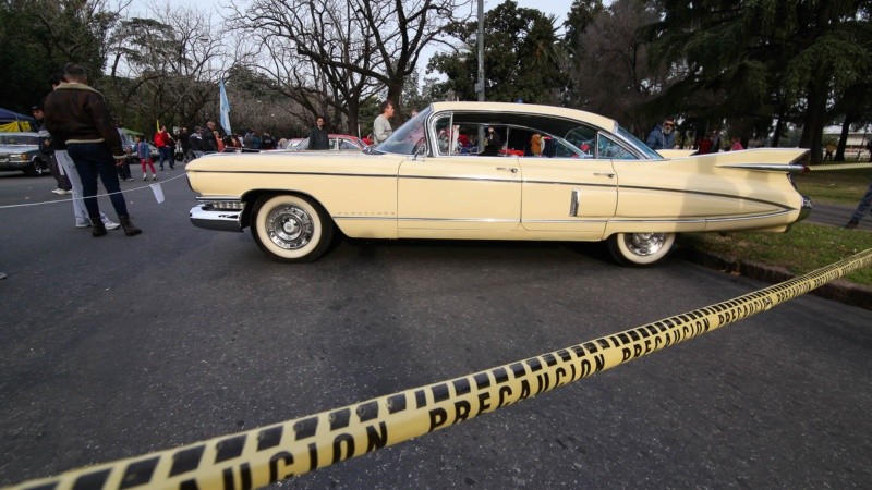 La exposición atrajo mucha gente este martes feriado en el parque Independencia.