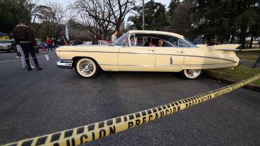 La exposición atrajo mucha gente este martes feriado en el parque Independencia.