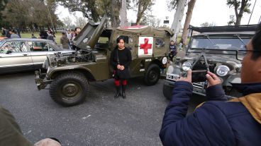 La exposición atrajo mucha gente este martes feriado en el parque Independencia.