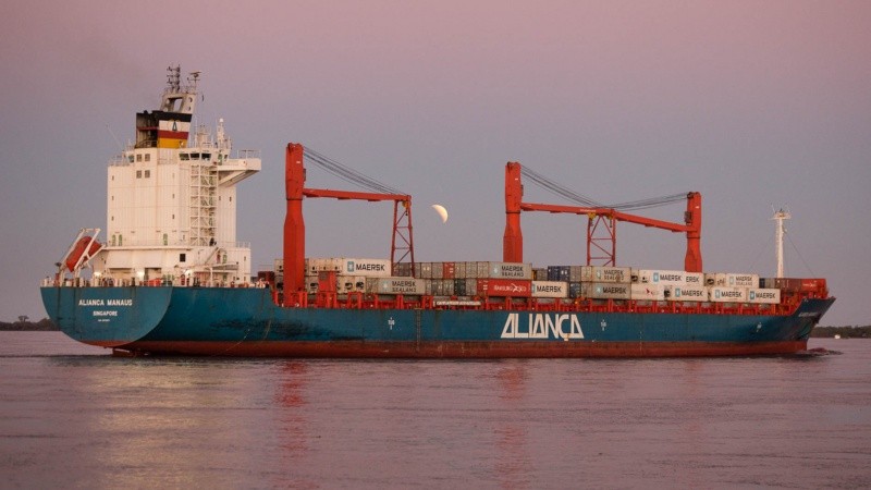 El Paraná y el eclipse en un espectáculo para ser fotografiado.