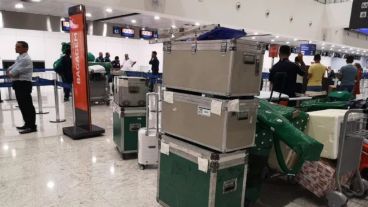 El equipaje del plantel al salir de Fortaleza por la madrugada.