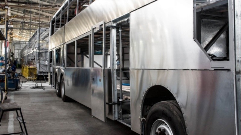 La carrocera comenzará a producir los modelos urbanos en octubre.