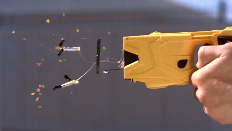 Las pistolas no letales son cuestionadas por diferentes organizaciones.