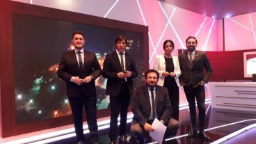 El equipo completo en la edición de este lunes.