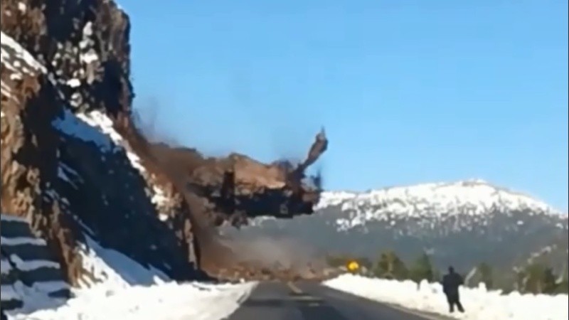 Personal policial coordinaba los cortes en ambos extremos.