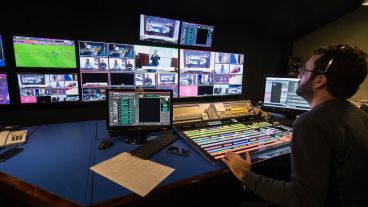 Parte de la sala de control también con equipamiento nuevo.