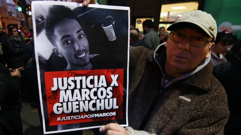 Guenchul fue asesinado a la salida del gimnasio donde trabajaba, en Sucre y Mendoza.