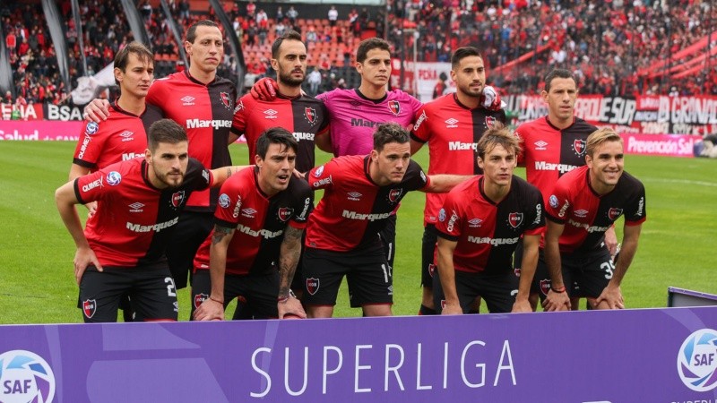 Los once que iniciaron el encuentro ante los santiagueños.
