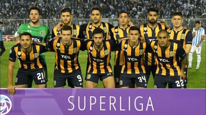 La formación canalla que inició el torneo.