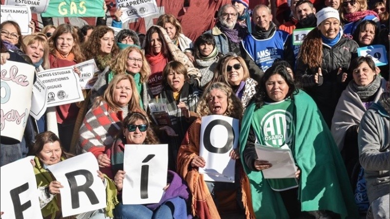 Los referentes de ATE Rosario en un frazadazo anterior.