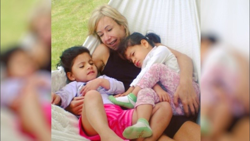 Inés Estévez, junto a Vida y Cielo.