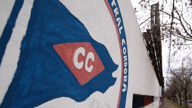 El estadio de Central Córdoba ubicado en Barrio La Tablada tiene capacidad para poco más de 8 mil espectadores.