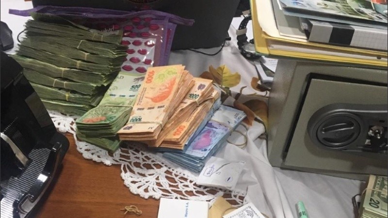 Fajos, fajos y más fajos en los operativos de la Federal.