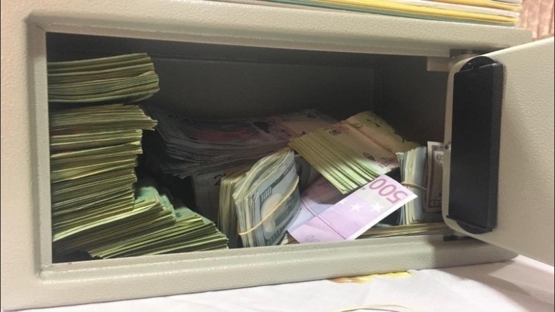 Fajos, fajos y más fajos en los operativos de la Federal.