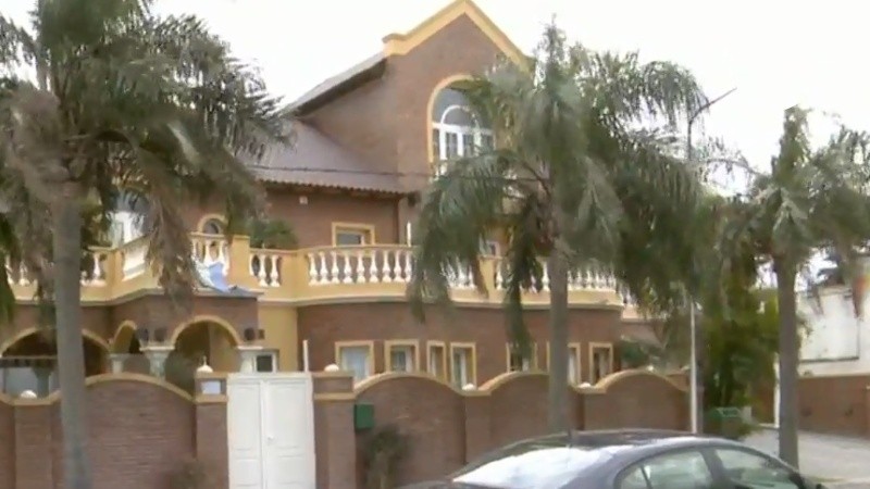 La mansión de Juárez parece salida de la mítica serie Dinastía.