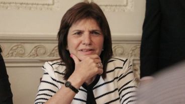 La ministra explicó su reacción en Uruguay.