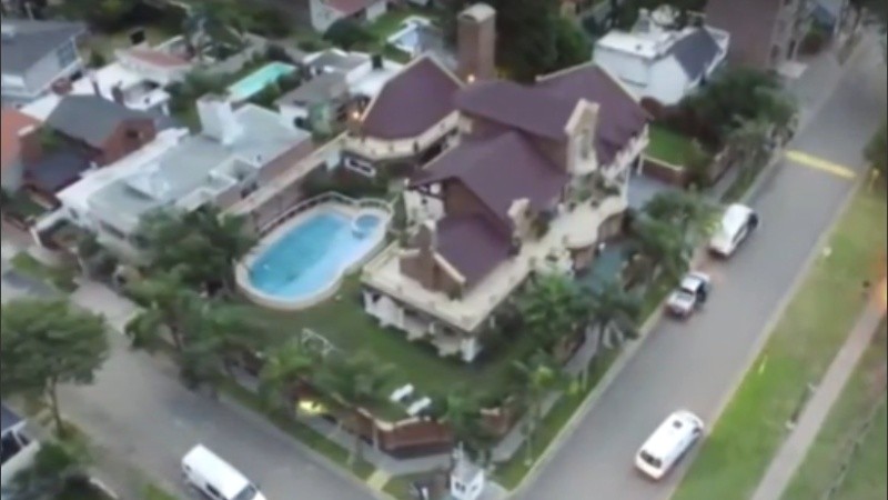 Imágenes aéreas del caserón del gremialista portuario en San Lorenzo.