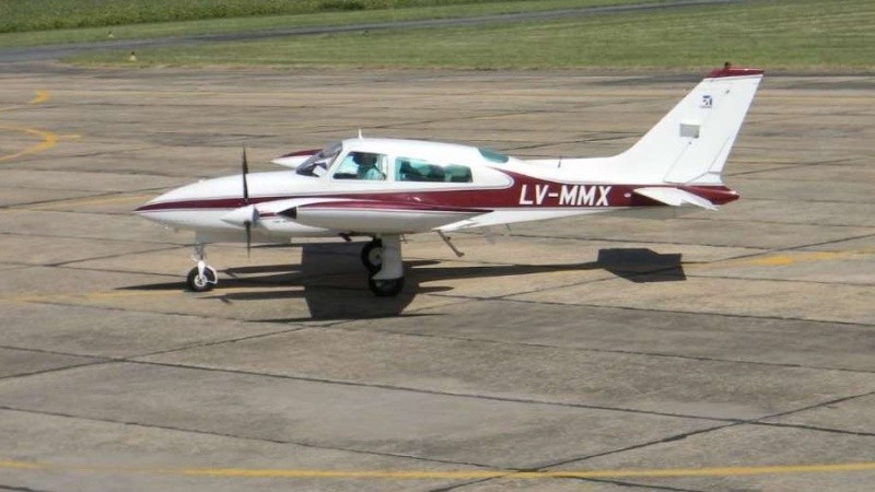 El Cessna 310 R personal de Juárez que operaba en el aeropuerto de Rosario.