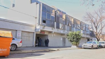 Estupor en la entrada del motel en Roca al 2800.