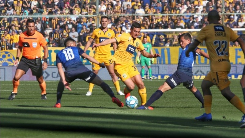 Lovera se fue reemplazado por Lucas Gamba en el segundo tiempo.