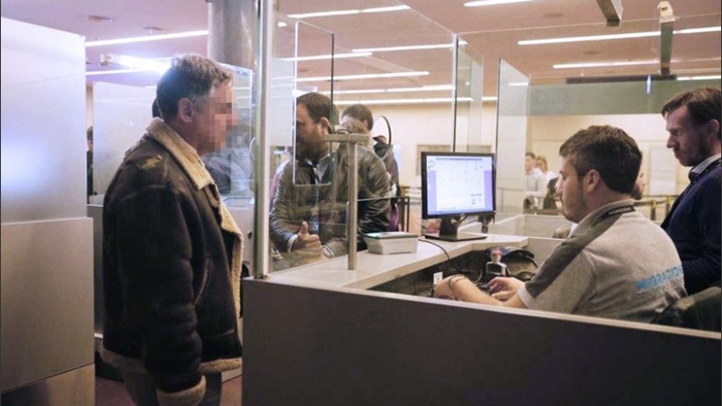 El abogado al salir de Ezeiza.