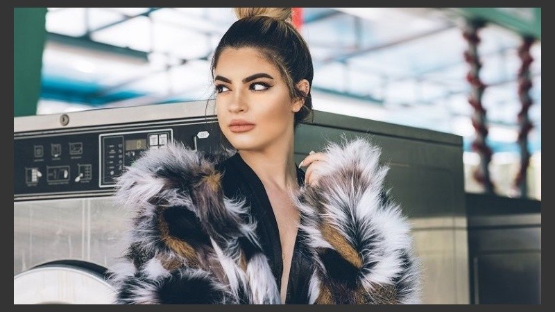 La paleta de colores de moda del otoño invierno 2019 prioriza los tonos rojizos y vinos.