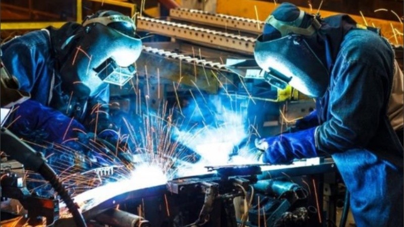 La crisis fabril es más marcada en los establecimientos medianos y pequeños que no son plenamente cubiertos por las encuestas privadas.