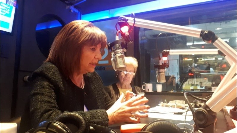 La ministra de Seguridad estuvo en los estudios de Radio 2.