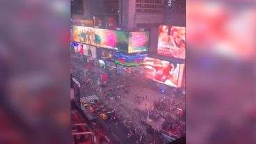 Los peatones escucharon ruidos y huyeron. Varios de ellos resultaron heridos.