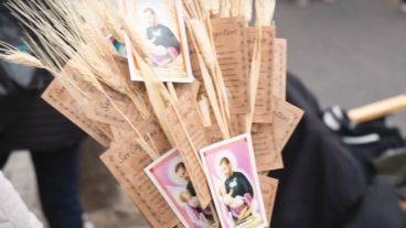 Miles de fieles colmaban las inmediaciones del templo de calle Buenos Aires al 2.100.