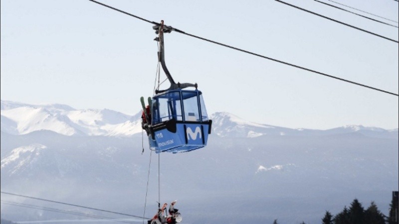 El medio de elevación parte desde la base del cerro Catedral y llega hasta Punta Princesa, cerca de la cumbre.