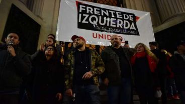 El acto frente a la Bolsa se realizó este jueves.