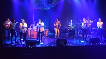 "Esto es algo que logramos entre las nueve y nos abraza”.