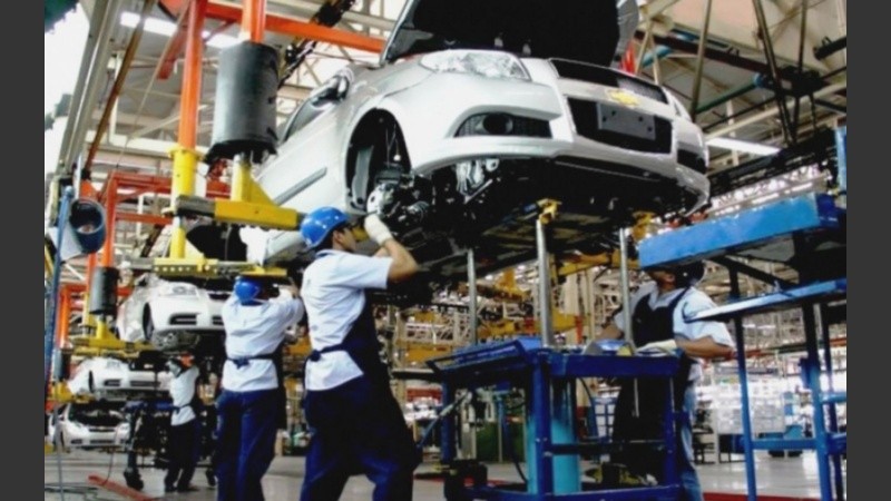 Automotores, carrocerías y autopartes entre los rubros más golpeados.