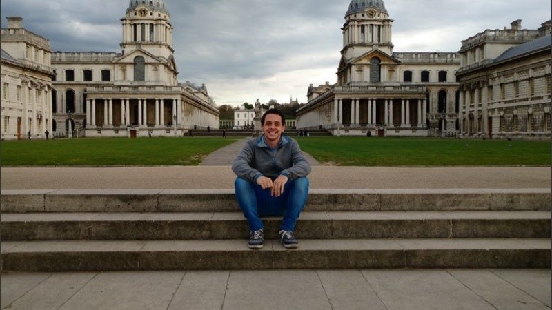 Ignacio Evangelista es un docente e ingeniero muy joven que se capacitó en Europa. 
