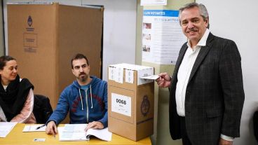Alberto Fernández votando este domingo en Buenos Aires.